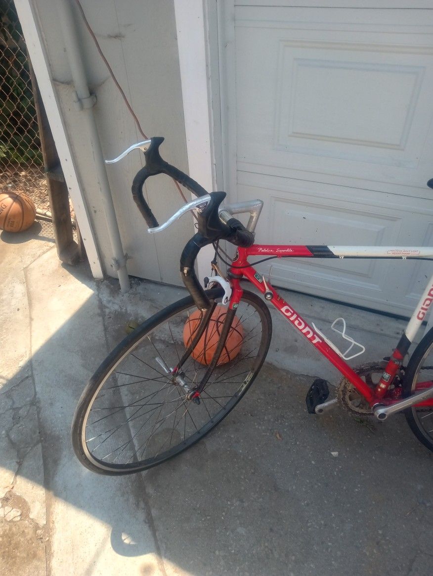Vintage Giant Peloton Superlite Road bike Red and White Rare