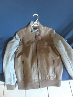 Chamarra marca guess nueva for Sale in Santa Ana CA OfferUp