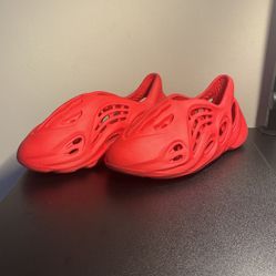 Yeezy Foam RNR Vermillion Size 10 Used No Box