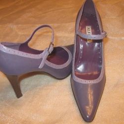 New! Alfani Aida Leather Pumps Shoes *Never Worn* size 5.5