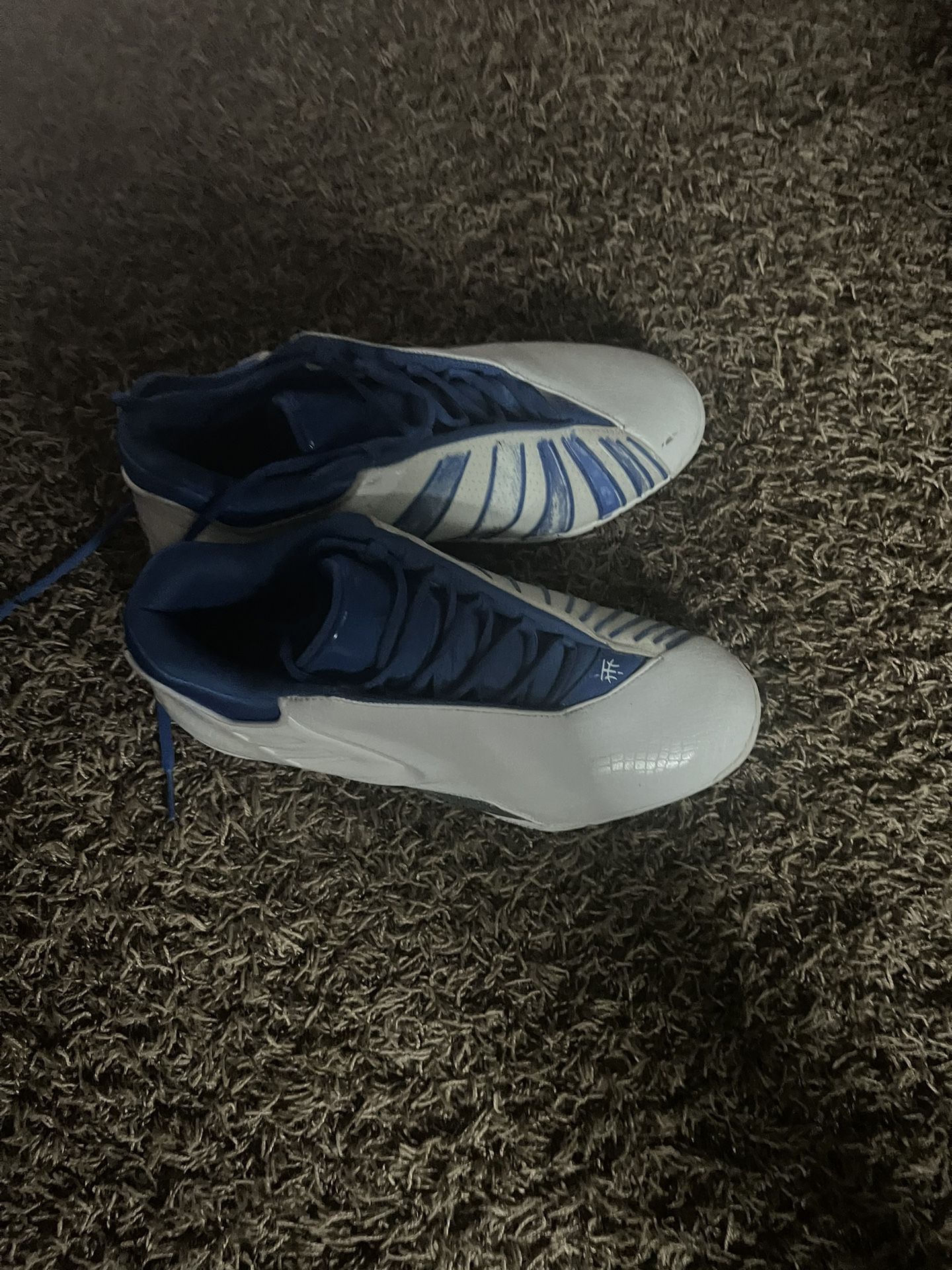 Basketball Shoes Size 10