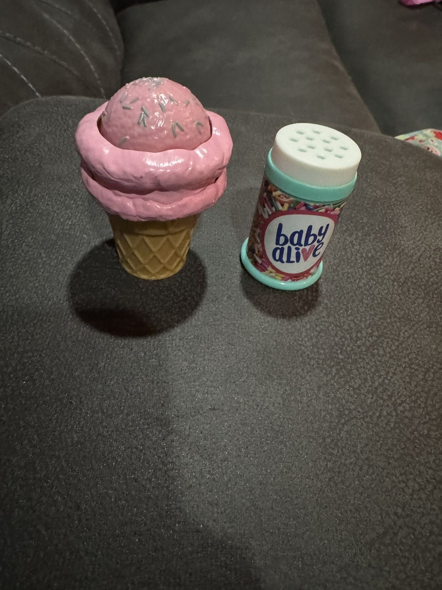 Baby Alive magic scoops ice cream & sprinkles