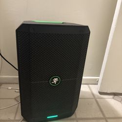 Mackie Speaker
