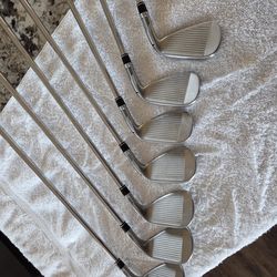 Left Handed TaylorMade Stealth Irons - Like New.  Golf Clubs.