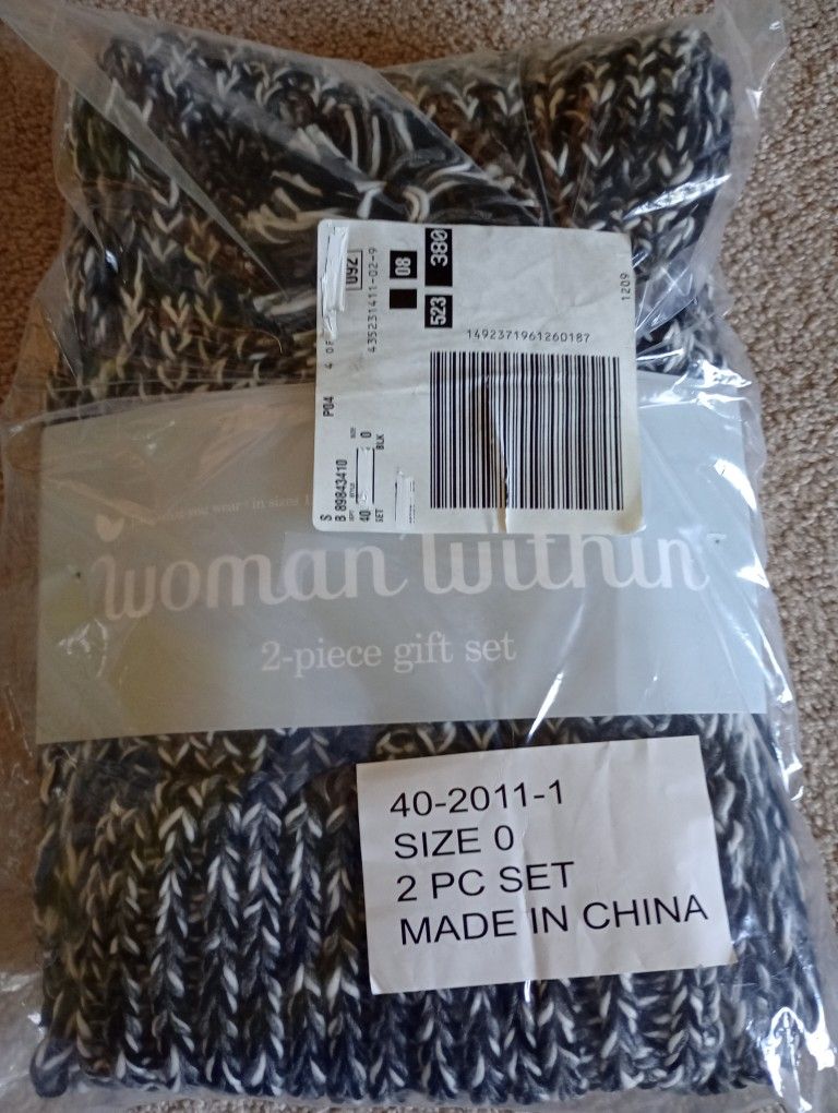 Women's Cable Knit Scarf &  Hat Set - Black - NEW