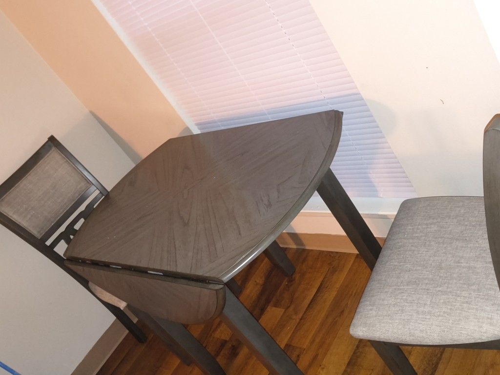 Dining Table With Two Chairs 