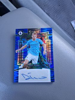Edin Džeko Panini Select Auto Blue Prizm Card