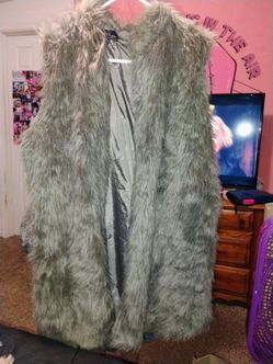 Faux Fur 'Love By Chesley' ( PLEASE READ DESCRIPTION )