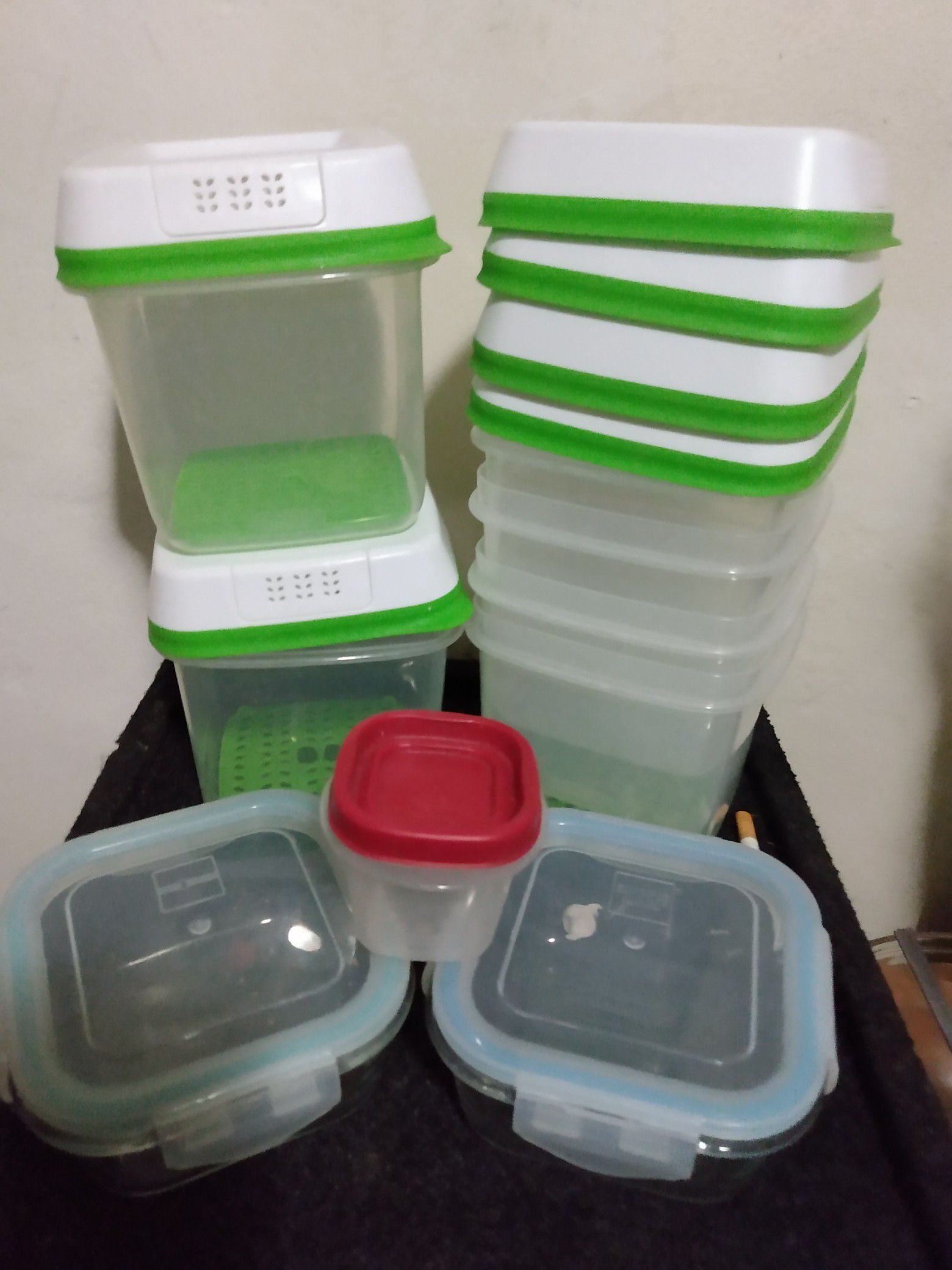 Rubbermaid containers