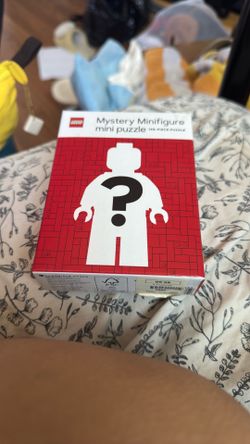 Mystery minifigure mini puzzle