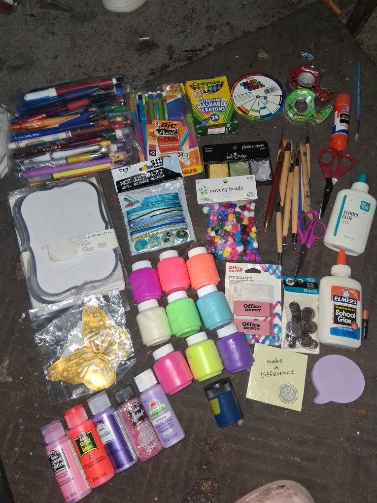Lots Of Assorted Arts And Crafts Supplies Bundle....