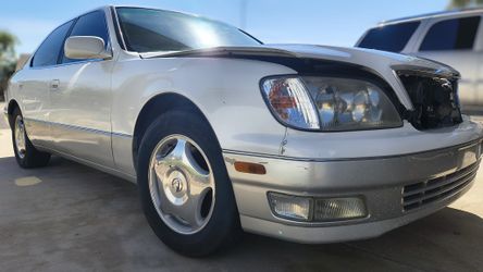2000 Lexus LS 400