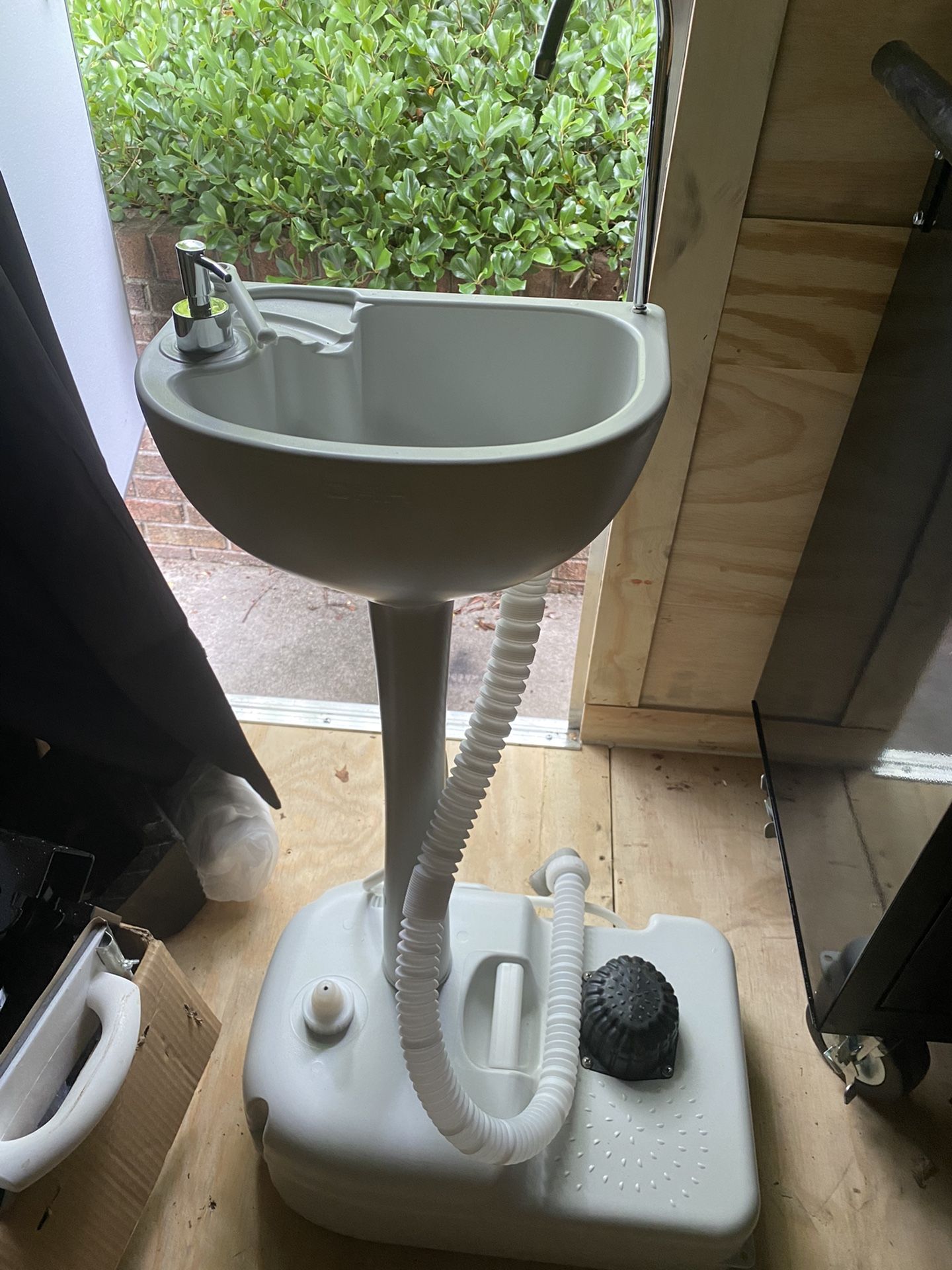 Portable Sink & Water Tank