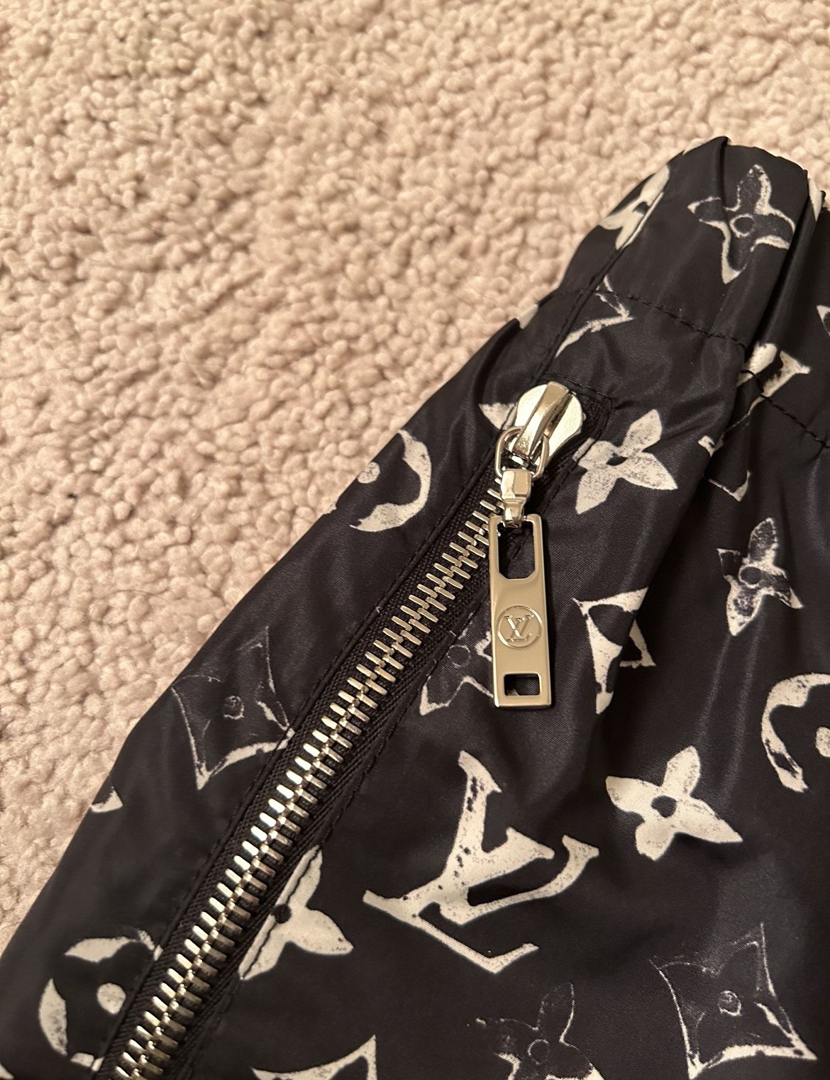Lv 2 Piece Jogger Outfit Brand New for Sale in Jersey City, NJ - OfferUp