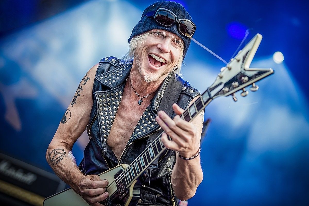 Michael Schenker at grove of anaheim tier 2 row f 10/4