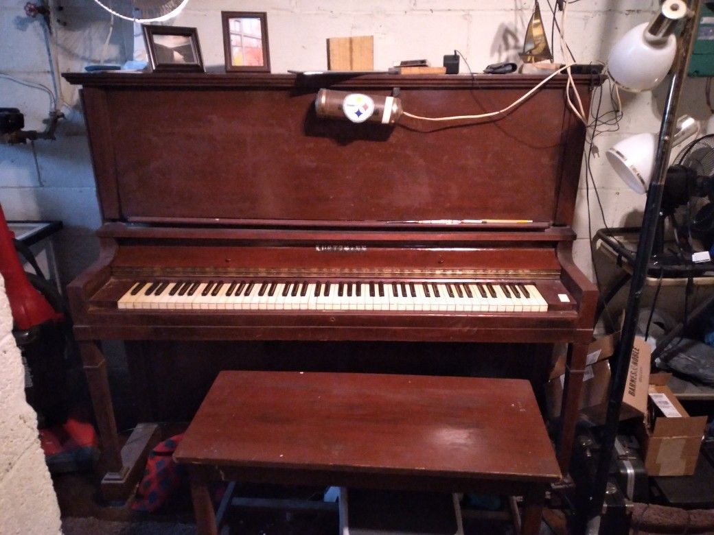 Old Vintage Krutzmann 1920s Upright Piano Still Plays