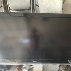 Toshiba Flat Screen TV 52 X34  (television) 