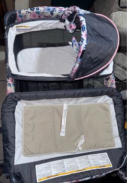 Baby Trend Lil’ Snooze Deluxe Nursery Center (Floral)