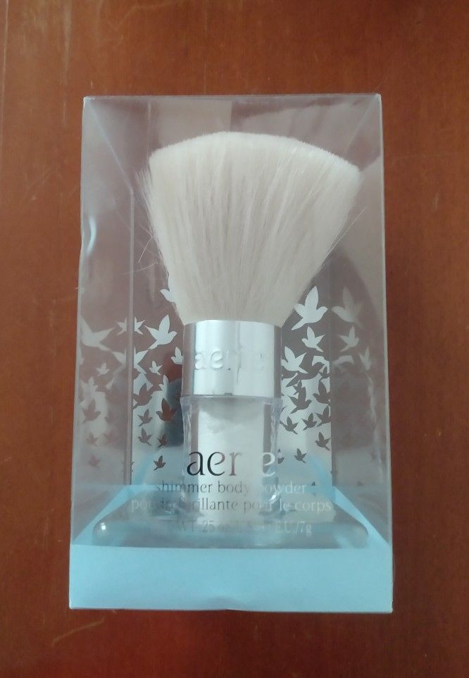 BRAND NEW IN PACKAGE WITH TAG AERIE BY AMERICAN EAGLE SHIMMER BODY POWDER IN BIG APPLICATOR BODY BRUSH