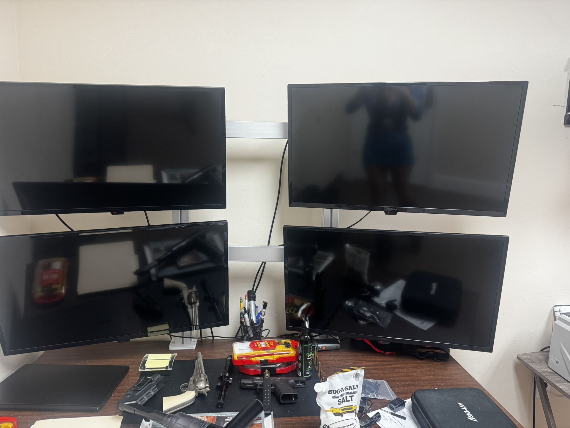 Trading Pack, Base 4 TV Cables And Mouse 