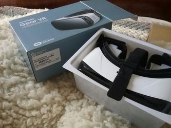 New in the box Samsung VR system