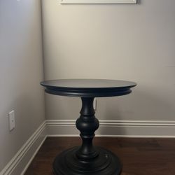 Ethan Allen Black Round Accent Table
