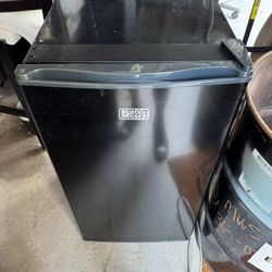 Black And Decker Mini Fridge 