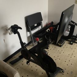 Exercise bike peloton