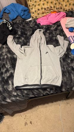 Nike Tech Size Medium 
