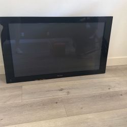 Pioneer 43” Plasma Tv