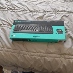 Logitech Wireless keyboard + Mouse