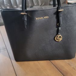 Michael Kors Tote-Black 