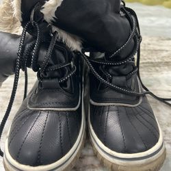 Steve Madden Women’s Boots Size 9