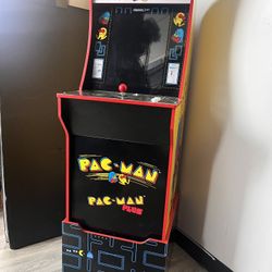 PAC MAN Plus Arcade