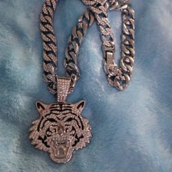 T1IGER HEAD Pendant & Cuban Link Chain
