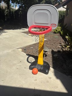 Basketball Hoop with ball