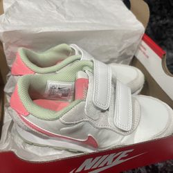 New baby Girls Nike Sz 10.5C 