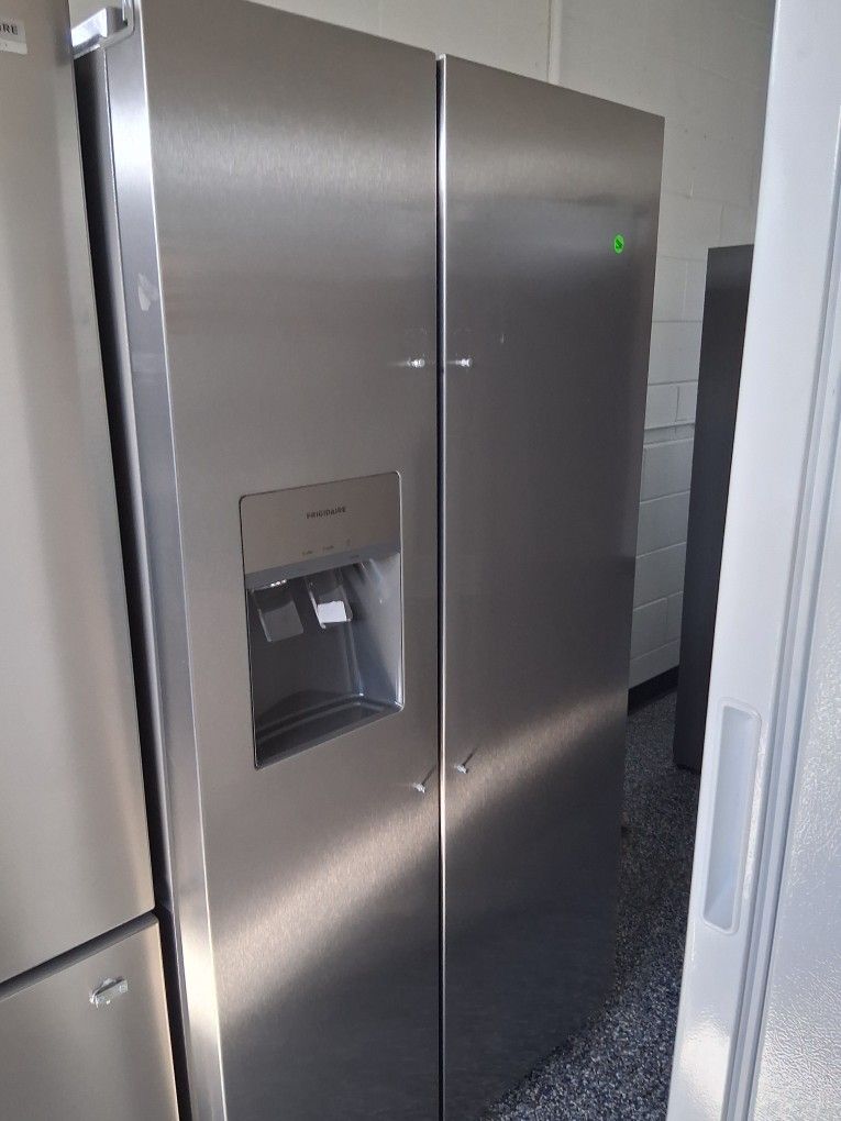 Brand New Frigidaire Stainless Steel 36" SIDE By Side Fridge 1 YEAR MANUFACTURES WARRANTY INCLUDED π₯!$799