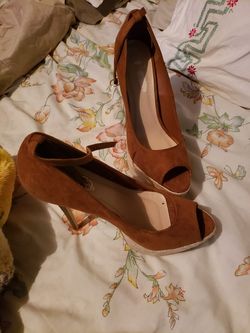 Brown heel size 10