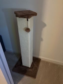 Sturdy Cat Scratching Post for Indoor Cats & Kittens, Classic Single Post with Sisal Rope, Jute Fiber, Wood Base, Large (35.4"H),