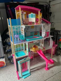 Barbie doll house