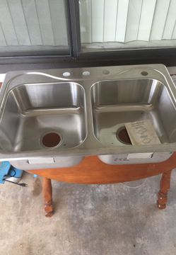 33-22:8 stainless steel sink. New