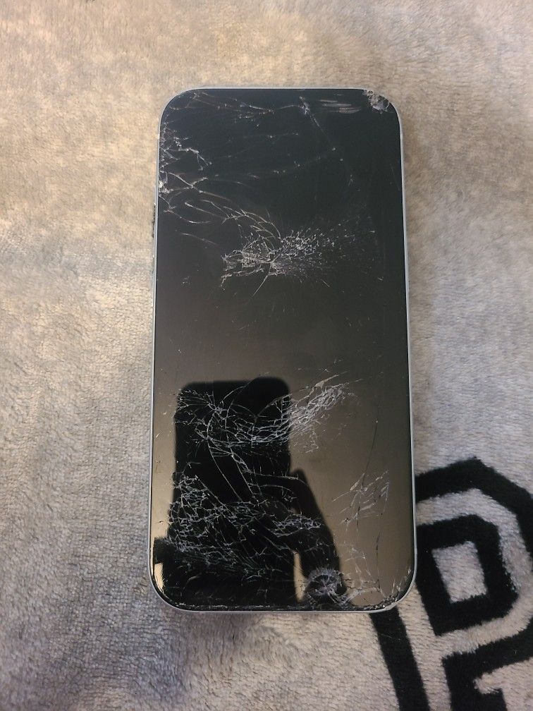 Apple IPhone (PARTS ONLY)