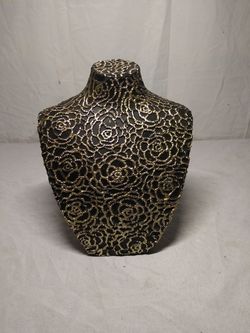 Necklace stand/holder