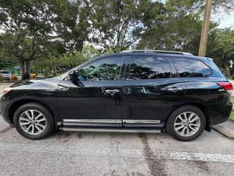 2016 Nissan Pathfinder · SL Sport Utility 4D