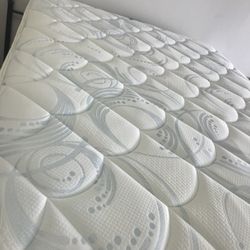Queen Pillow Top
