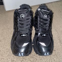 Balenciaga Runners Black Size 43 (US 10) – 100% New | Luxury Designer Sneakers 🖤🔥 FAST SALE