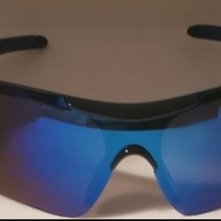 Brand New Beautiful Men's Sunglasses ( Never Used).