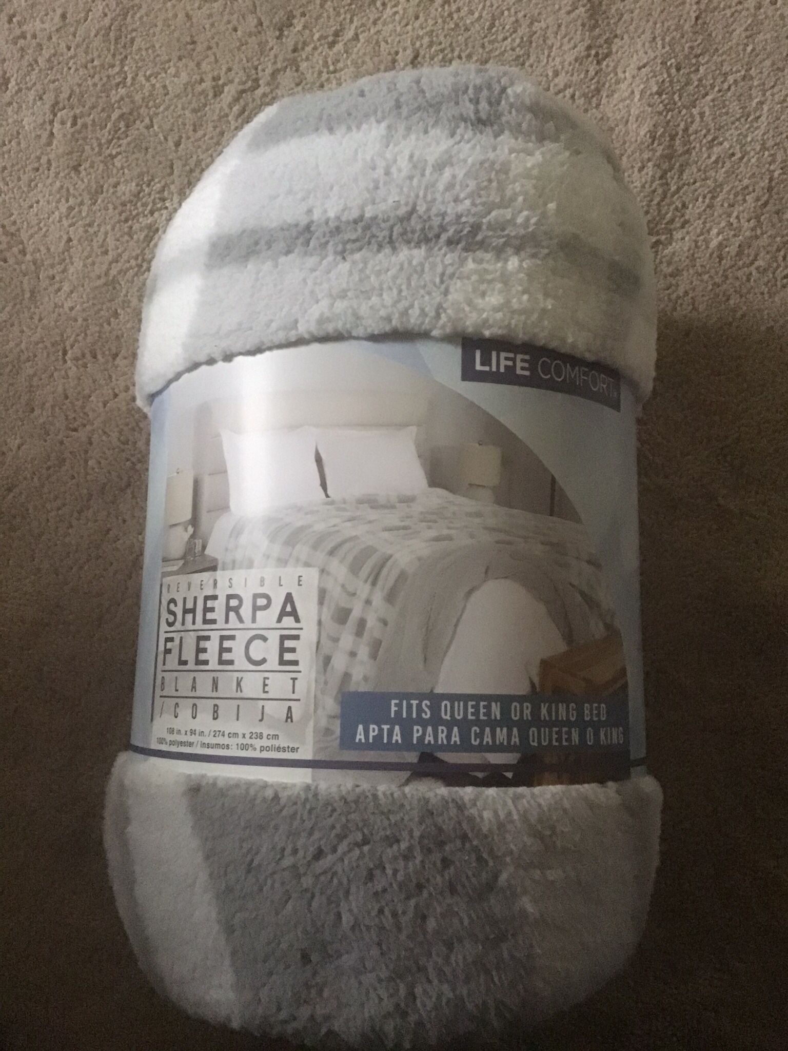 Two brand new blankets