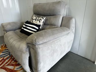 ELECTRIC RECLINER CHAIR W/ FREE DELIVERY